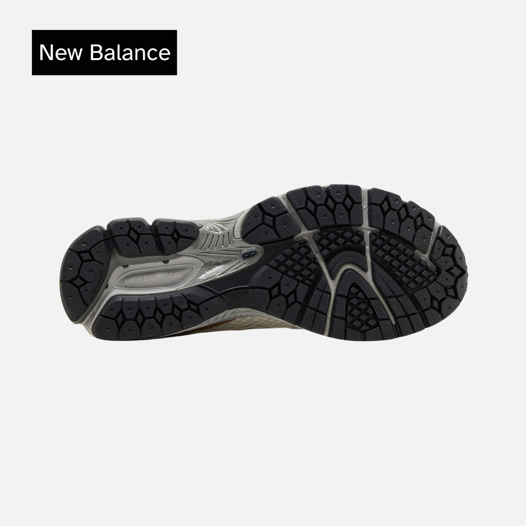 New Balance 860v2 'Sea Salt Gold Metallic'